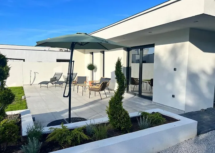 Valentin 2 Avec Piscine Chauffe A Calvi